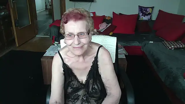 HeisseomaOriginal's Live XXX Chat