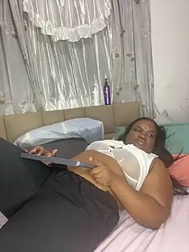 Chat +18 de lilybaudyn_ ao vivo