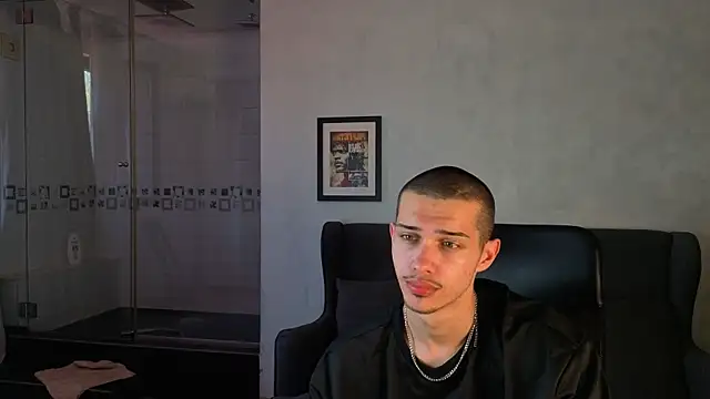 KaydenDrew Adlı Modelin Canlı XXX Sohbeti