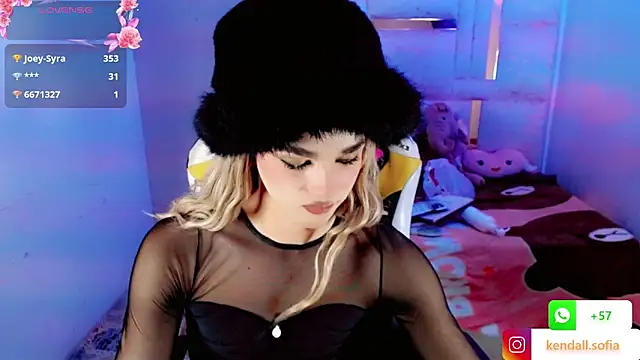 Pokazy przed kamerką – Sophiaa_doll_