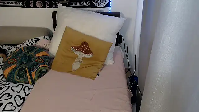 AlienforTwenty élő XXX-chatje