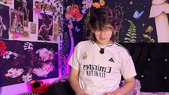 Noah_blackwood: διαδικτυακό σόου στην κάμερα