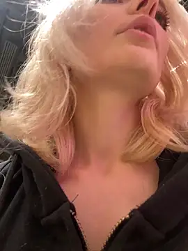 aka_Blonde's Live XXX Chat