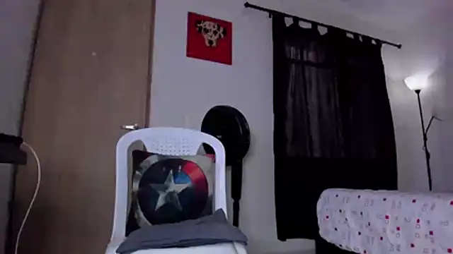 Cloudy_pigDude Webcam Show