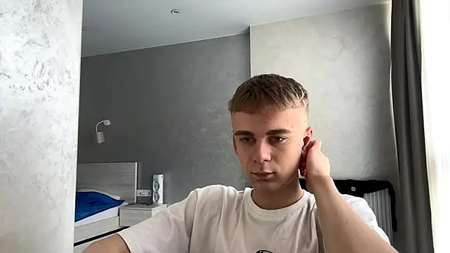 SoloFury live XXX chat