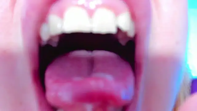 chloe_prg's Live XXX Chat