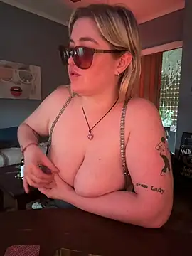 XXX chat uživo modela Granlady7
