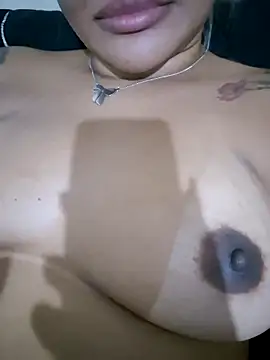 Show de Aurora0705 na webcam