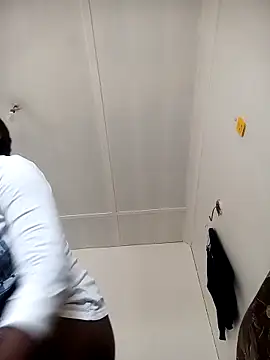 Chat XXX ao vivo de sluttylaura21