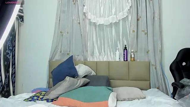 lilybaudyn_'s Live XXX Chat