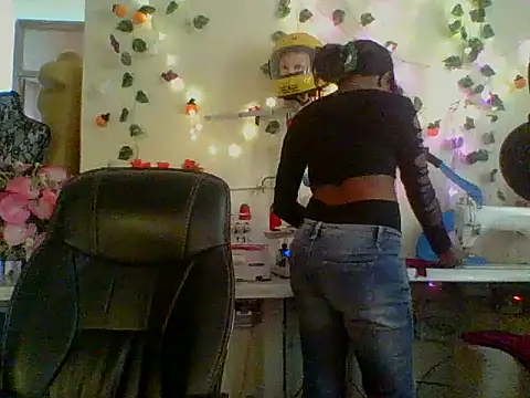 Anaconda2350's Live XXX Chat