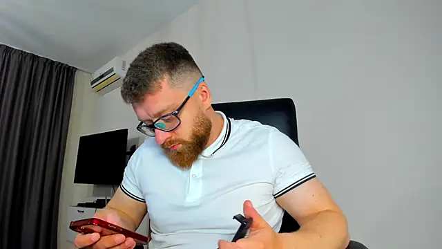 Findom_guy live XXX chat