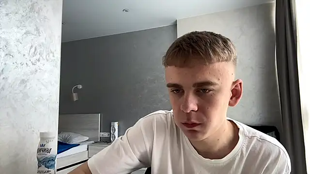 Show modela SoloFury na web-kameri