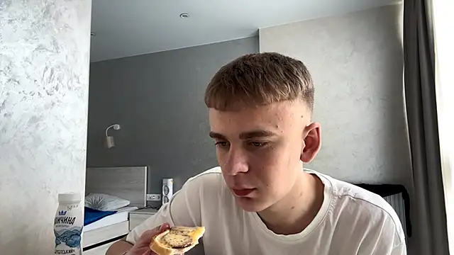 SoloFuryのライブXXXチャット