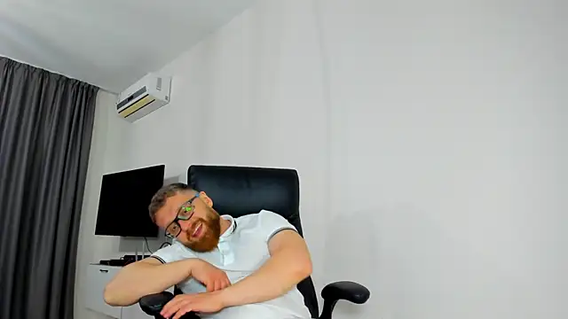 XXX chat uživo modela Findom_guy