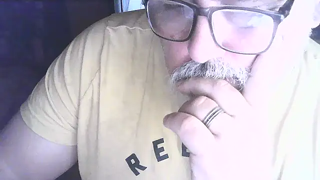 cashot58: διαδικτυακό σόου στην κάμερα