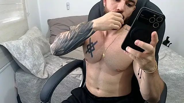 عرض كام Isaac_Carter