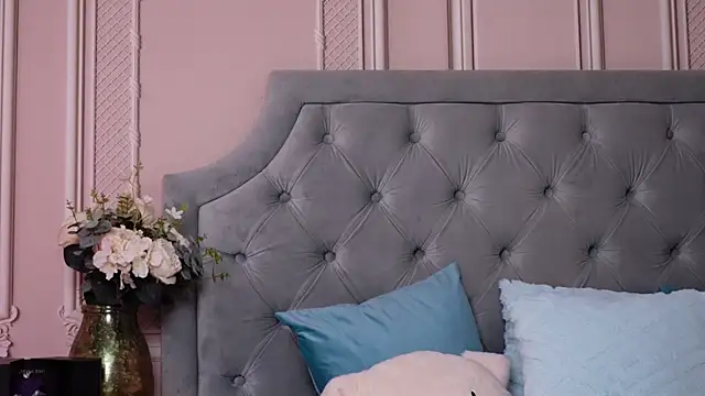 LucyAddison: απευθείας συνομιλία ΧΧΧ