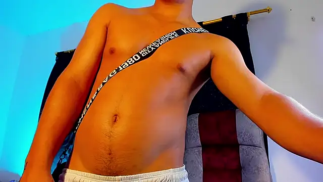 Živý XXX chat Aless_bigg