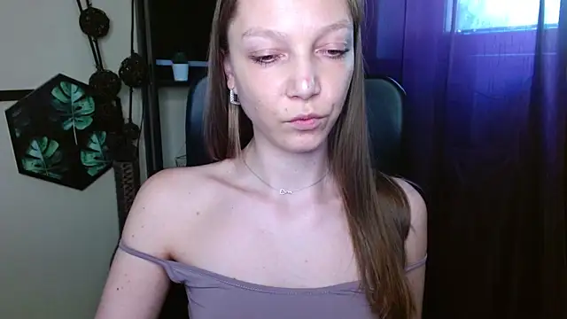 EmillyPlay's Live XXX Chat