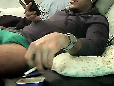 zebbi29GguyTn Adlı Modelin Web Kamerası Şovu