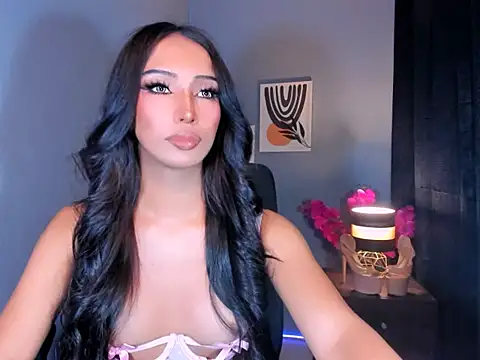 xUrGoddess_islaCumsAlotx Show Webcam