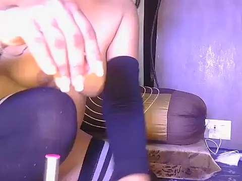 Chatroom XXX en direct de ElegantMiss