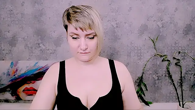 XXX chat uživo modela Djullia