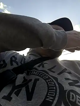 DanielOhCool: онлайн-секс-чат