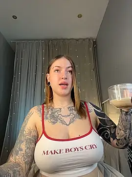 Tattitude_n Live XXX chat