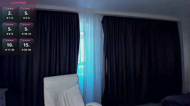 LibbieSchworm Show in webcam