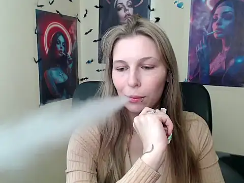 دردشة StrangerGi الجنسية المباشرة