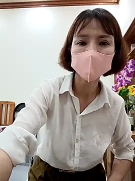 Emma_Linh: онлайн-секс-чат