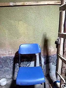 HOSTESS33's Live XXX Chat