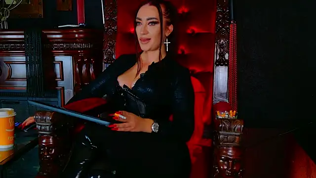 FinDomMya Chat XXX live