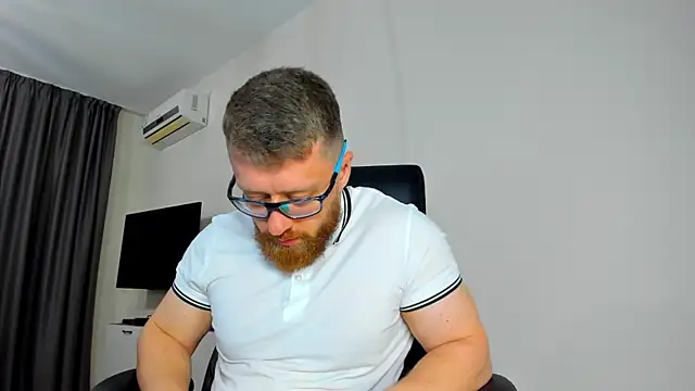 Findom_guy Adlı Modelin Canlı XXX Sohbeti