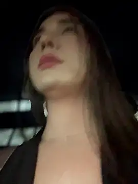 saracaball_'s Live XXX Chat