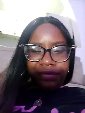 Czat XXX na żywo – EmilyyRosee_