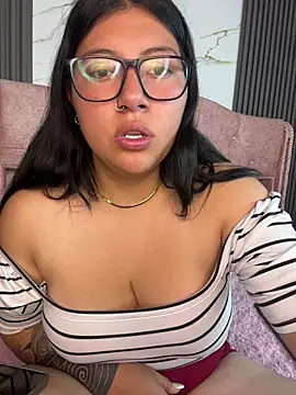 Lismar_fire Adlı Modelin Canlı XXX Sohbeti