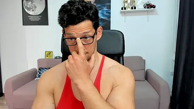 Show modela BrutusK08 na web-kameri