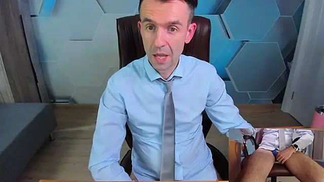 Онлайн чат XXX SteveTiger