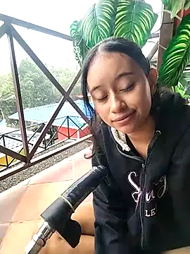 Show de l0lita_emi na webcam