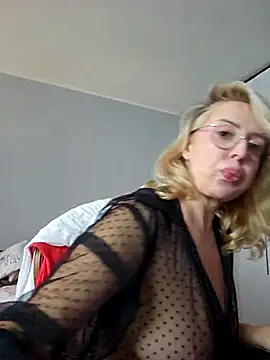 MariaRichi_n Webbikameraesitys