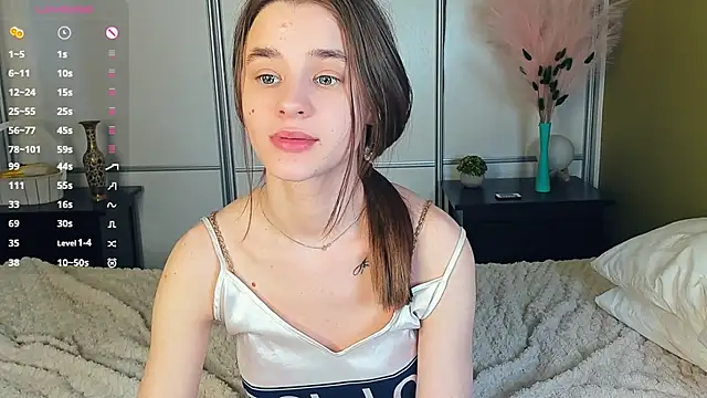 دردشة JinnyMcie الجنسية المباشرة