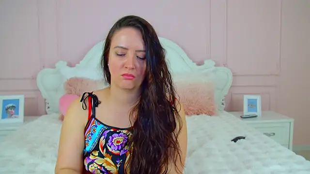 Chat XXX ao vivo de ElinaBellucci