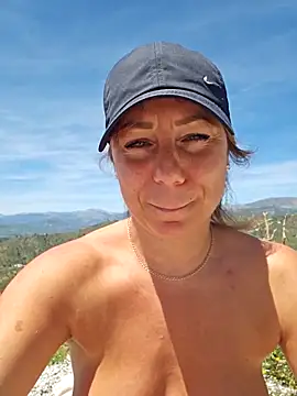 AngelaDesires webcam show