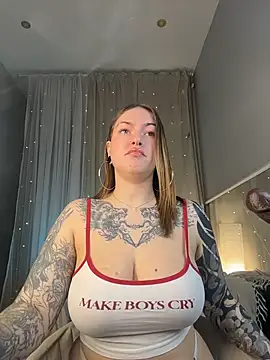 Tattitude_: онлайн-секс-чат