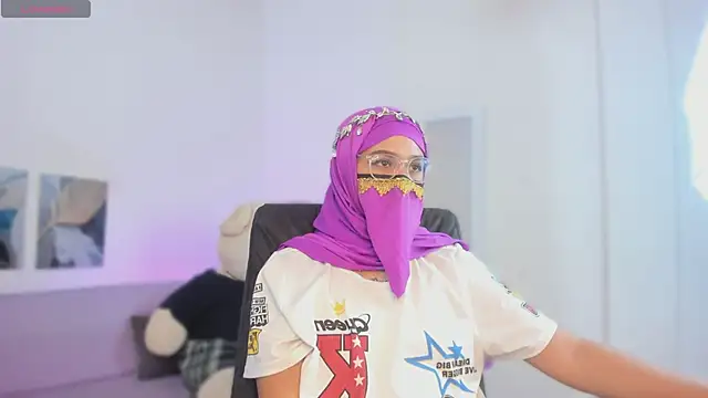 LaylaTemptMe webcam show