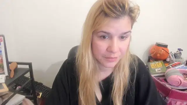 new_but_cute: онлайн-секс-чат