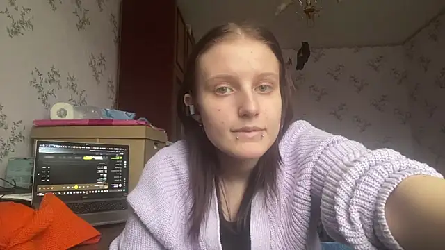 SofiaOops_1 Adlı Modelin Canlı XXX Sohbeti